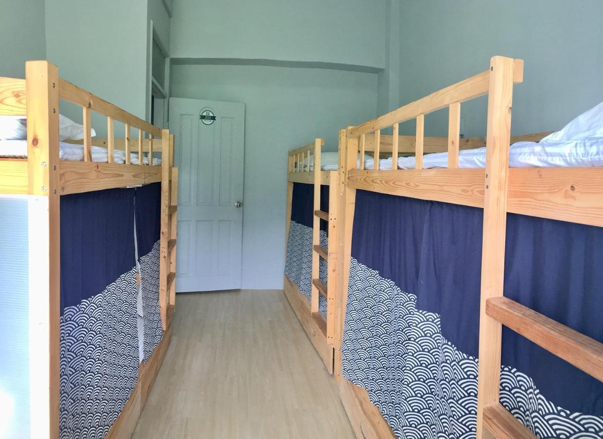 Back To Real Hostel T'ai-tung Extérieur photo